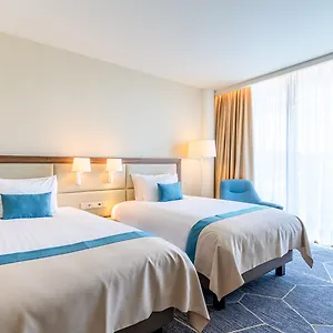 Crowne Plaza By Ihg Отель
